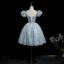 Sexy Bleu Ciel Paillettes Courte Robe De Fête 2025 Robe Boule Encolure Carrée Gonflée Manches Courtes Dos Nu Soirée Robe De Ceremonie