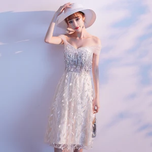Charmant Champagne Robe De Soirée 2019 Princesse De L 039 Épaule Appliques En Dentelle Fleur Paillettes Gland Sans Manches Dos Nu Thé Longueur Robe De Ceremonie