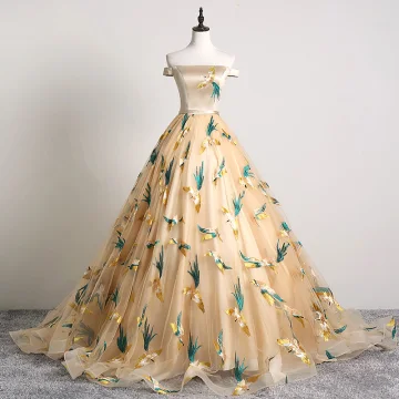 Classic Champagne Prom Dresses 2019 A Line Princess Off The Shoulder Embroidered Sleeveless Backless Court Train Formal Dresses