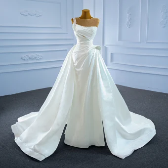 Haute Basse Élégant Ivoire Satin Perle Robe De Mariée 2021 Princesse Encolure Dégagée Perlage Paillettes Sans Manches Dos Nu Tribunal Train Mariage