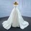 Hohes Niedriges Elegante Ivory / Creme Satin Perle Brautkleider / Hochzeitskleider 2021 A Linie Rundhalsausschnitt Perlenstickerei Pailletten Ärmellos Rückenfreies Hof-Schleppe Hochzeit