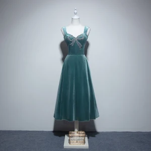 Charmant Vert Jade De Retour Robe De Graduation 2019 Princesse Encolure Carrée Daim Perlage Cristal Faux Diamant Sans Manches Dos Nu Thé Longueur Robe De Ceremonie