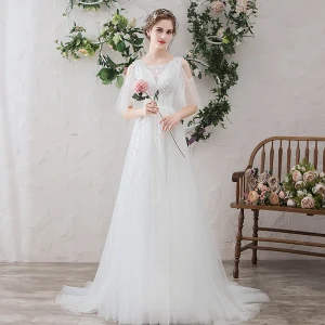 Légère Blanche Robe De Mariée 2019 Princesse Encolure Dégagée En Dentelle Fleur Appliques Manches Courtes Dos Nu Train De Balayage
