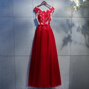 Fine Burgunder Ballkjoler 2018 Prinsesse Blonder Appliques Krystall Rhinestone Paljetter Sløyfe Scoop Halsen Ryggløse Uten Ermer Ankel Lengde Formelle Kjoler