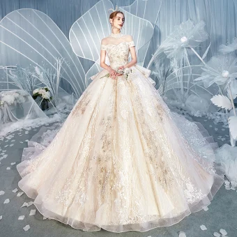 Luxe Champagne Robe De Mariée 2019 Robe Boule Col Haut Perlage Perle Paillettes En Dentelle Fleur Manches Courtes Dos Nu Cathedral Train