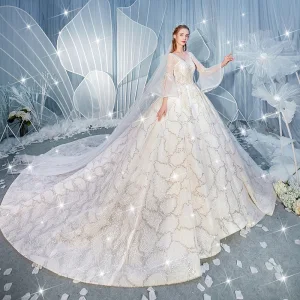 Luxe Champagne Robe De Mariée 2019 Robe Boule V Cou Perlage Paillettes En Dentelle Fleur Manches De Cloche Dos Nu Royal Train