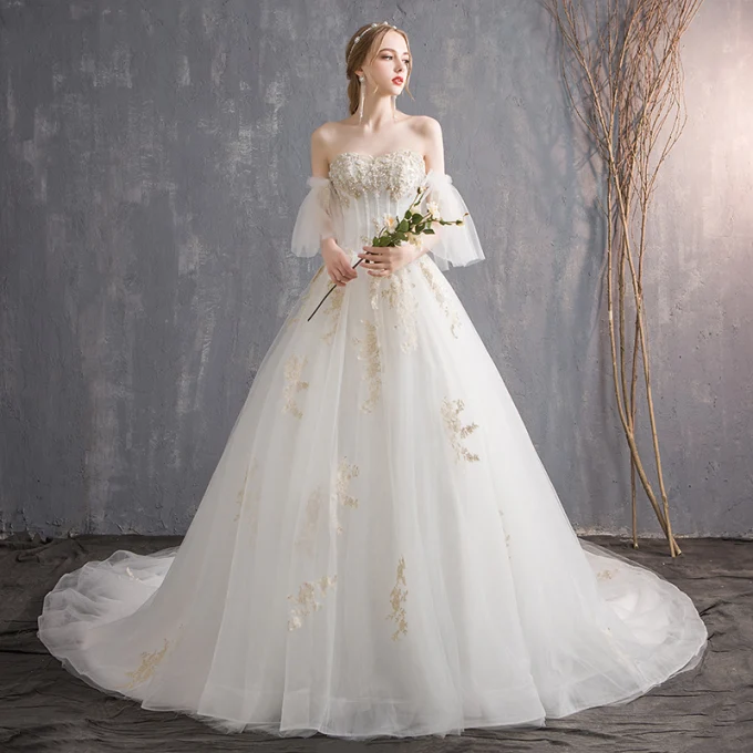 Rimelig Elfenben Brudekjoler 2018 Ballkjole Blonder Blomst Perle Paljetter Kjæreste Ryggløse Korte Ermer Cathedral Train Bryllup