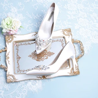Charming Ivory Wedding Shoes 2019 Leather Satin Beading Pearl Rhinestone 9 Cm Stiletto Heels Pointed Toe Wedding Pumps