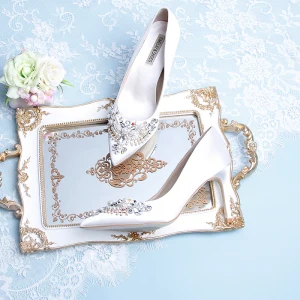 Encantador Marfil Zapatos De Novia 2019 Cuero Satén Rebordear Perla Rhinestone 9 Cm Stilettos Tacones De Aguja Punta Estrecha Boda Tacones
