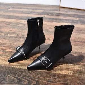 Mode Svarta Casual Låg Klack Stövlar Dam 2020 Läder Spänne 4 Cm Stilettklackar Spetsiga Stövlar