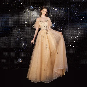 Charmant Doré Robe De Bal 2020 Princesse Encolure Dégagée En Dentelle Paillettes Étoile Faux Diamant Manches Courtes Dos Nu Longue Robe De Ceremonie