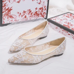 Moderne Mode Ivoire Plat Chaussure De Mariée 2019 Cuir Tulle En Dentelle Fleur À Bout Pointu