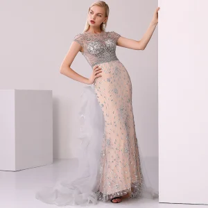 High End Champagne Grijs Avondjurken 2020 Trompet Zeemeermin Ronde Hals Handgemaakt Kralen Kristal Rhinestone Korte Mouwen Sweep Trein Gelegenheid Jurken
