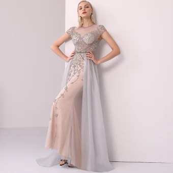 Haut De Gamme Champagne Gris Robe De Soirée 2020 Princesse Encolure Dégagée Fait Main Perlage Cristal Faux Diamant Manches Courtes Longue Robe De Ceremonie