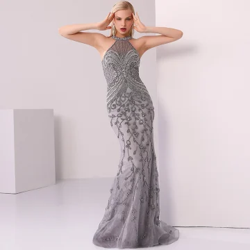 Luxe Gris Robe De Soirée 2020 Trompette Sirène Encolure Dégagée Fait Main Perlage Cristal Faux Diamant Perle Sans Manches Train De Balayage Robe De Ceremonie