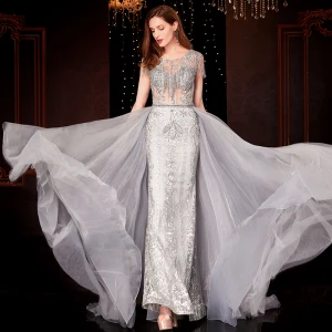 Luxe Gris Robe De Soirée 2020 Trompette Sirène Encolure Dégagée Fait Main Perlage Gland Cristal Faux Diamant Paillettes Sans Manches Train De Balayage Robe De Ceremonie
