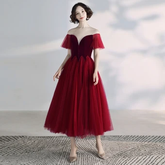 Chic Belle Bordeaux Robe De Bal 2019 Princesse Daim Encolure Dégagée Manches Courtes Dos Nu Thé Longueur Robe De Ceremonie