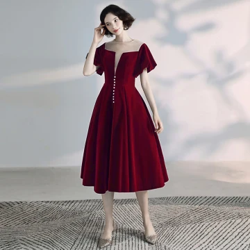 Chic Belle Bordeaux De Retour Robe De Graduation 2020 Princesse Encolure Dégagée Daim Manches Courtes Dos Nu Robe De Ceremonie