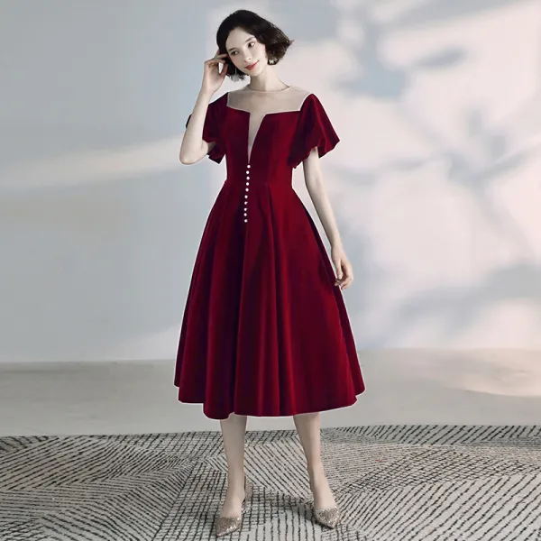 Chic / Beautiful Burgundy Homecoming Graduation Dresses 2020 A-Line / Princess Scoop Neck Suede Short Sleeve Backless Formal Dresses