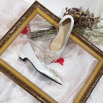 Modern Fashion White Wedding Bridesmaid Heels 2020 Leather Pearl 3 Cm Low Heel Wedding Shoes