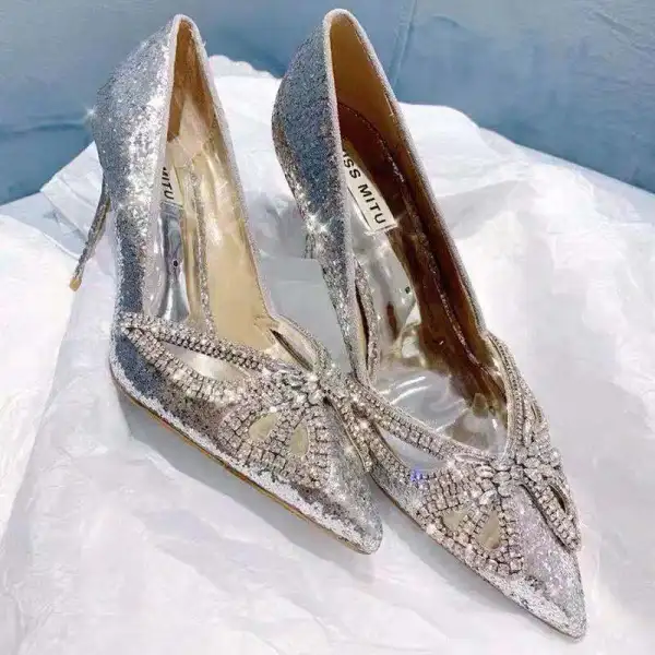 Glittrande Silver Brudskor 2019 Bröllop Läder Rhinestone Fjäril Paljetter 8 cm Stilettklackar Spetsiga Pumps
