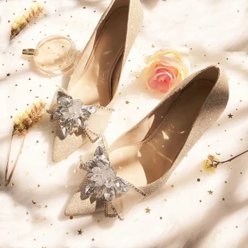 Charmant Champagne Huwelijk Bruidsmeisjes Pumps 2019 Rhinestone Strik Pailletten 8 Cm Naaldhakken Stiletto Spitse Neus Bruidsschoenen