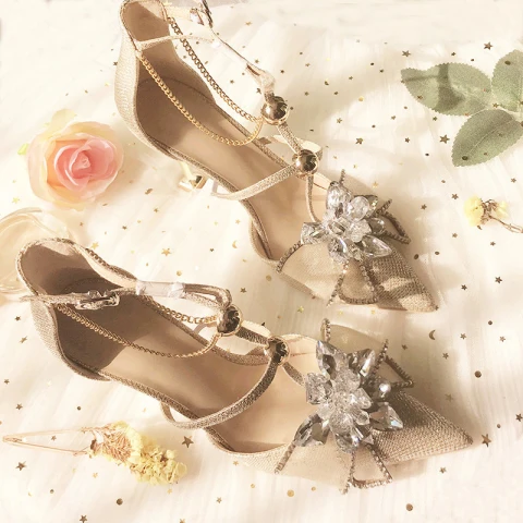 Mode Champagner Hochzeit Brautjungfer Hochhackige 2019 T-Riemen Strass 8 cm Stilettos Spitzschuh Brautschuhe