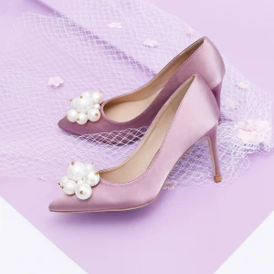 Schön Lavendel Brautjungfer Pumps 2020 Satin Perle 9 Cm Stilettos Spitzschuh Pumps