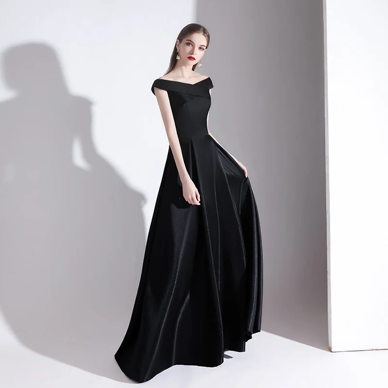 green emerald velvet dress Final Sale Plus Size Sleeveless Maxi Dress in Black – Chic And Curvy main image 1