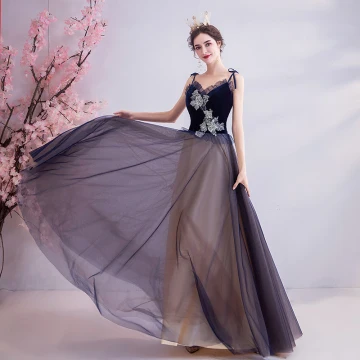 Classy Dark Green Prom Dresses 2020 A Line Princess Spaghetti Straps Pearl Rhinestone Lace Flower Sleeveless Backless Floor Length Long Formal Dresses