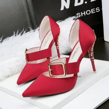 Simple Rouge Désinvolte Chaussures Femmes 2019 Boucle 10 Cm Talons Aiguilles À Bout Pointu Talons Hauts