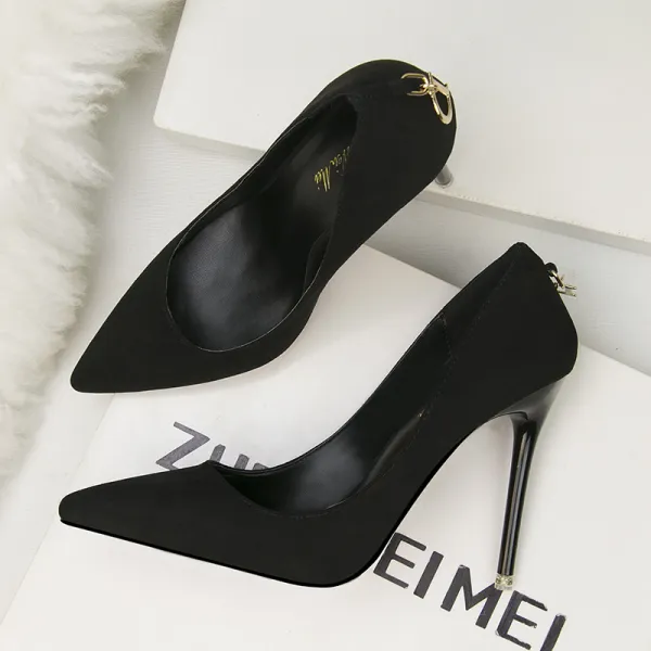 Affordable black pumps store