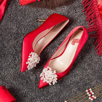 Chic Rouge Chaussure De Mariée 2020 Satin Perle 6 Cm Talons Aiguilles À Bout Pointu Mariage Escarpins