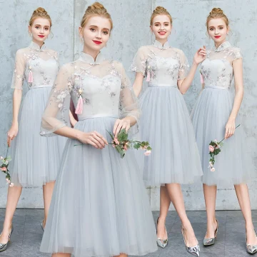 Style Chinois Gris Brodé Robe Demoiselle D Honneur 2021 Princesse Col Haut Manches Courtes Dos Nu Thé Longueur Demoiselle D Honneur Robe Pour Mariage
