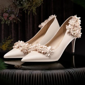 Moda Szampan Buty Ślubne 2020 Satyna Koronki 3 D Aplikacje Rhinestone 7 Cm Szpilki Szpiczaste Ślub Czółenka