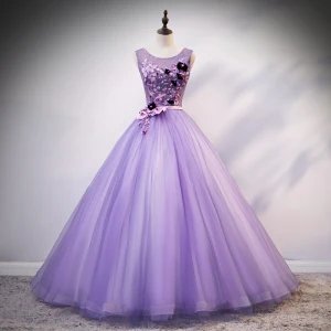 Blomsterfe Eventyr Lavendel Quinceañera Ballkjoler 2020 Ballkjole Scoop Halsen Appliques Perle Rhinestone Sløyfe Blonder Blomst Uten Ermer Ryggløse Lange Formelle Kjoler