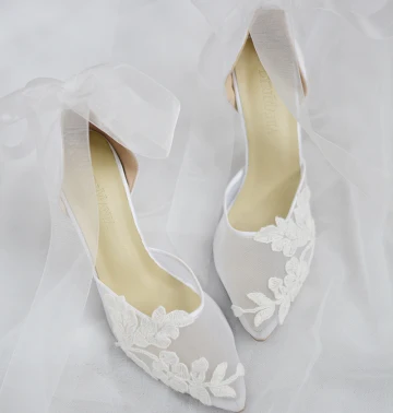 Elegancka Kość Słoniowa Wykonany Ręcznie Przezroczyste Buty Ślubne 2020 Skórzany Kokarda Z Koronki Kwiat 6 Cm Szpilki Szpiczaste Ślub Wysokie Obcasy