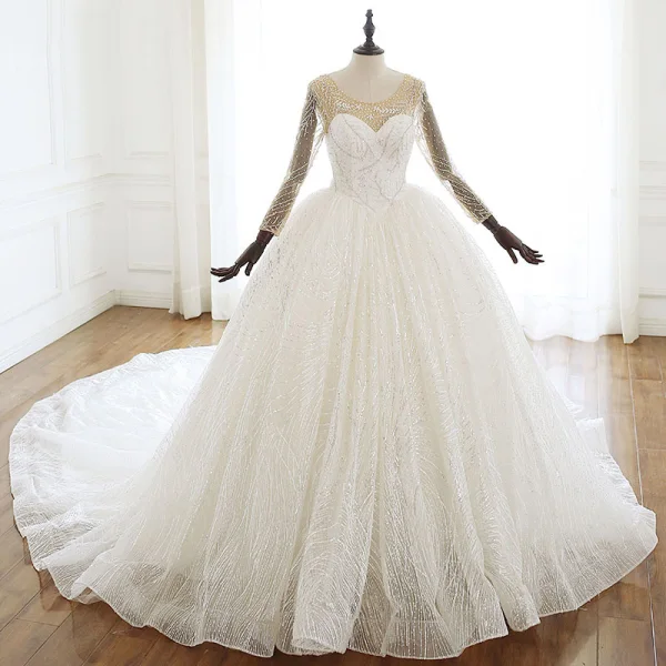 Luxe Ivoire Robe De Mariée 2020 Robe Boule Encolure Dégagée Perlage En Dentelle Faux Diamant Paillettes Manches Longues Dos Nu Cathedral Train