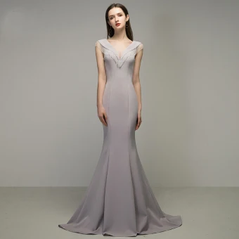 Élégant Argenté Gris Robe De Soirée 2020 Trompette Sirène V Cou Perlage Gland Sans Manches Dos Nu Train De Balayage Robe De Ceremonie