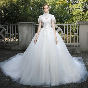 Fashion Ivory Wedding Dresses 2020 Ball Gown High Neck Beading Tassel Sequins Lace Flower Appliques Cap Sleeves Cathedral Train