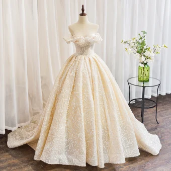 Charmant Champagne Robe De Mariée 2020 Robe Boule Bustier Paillettes Sans Manches Dos Nu Cathedral Train