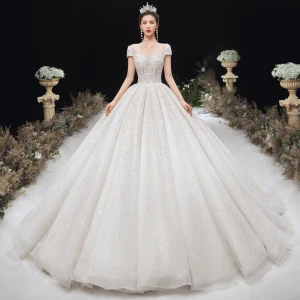 Luxe Ivoire 2020 Robe De Mariée Robe Boule Encolure Dégagée Perlage En Dentelle Perle Faux Diamant Paillettes Manches Courtes Dos Nu Tribunal Train