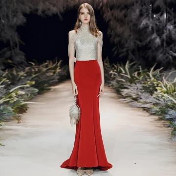 Charmant Rouge Robe De Soirée 2020 Trompette Sirène Col Haut Perlage Paillettes Sans Manches Dos Nu Train De Balayage Robe De Ceremonie