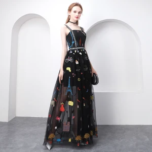 Chic Belle Noire Robe De Soirée 2018 Princesse Dessin Animé Bretelles Spaghetti Dos Nu Sans Manches Longue Robe De Ceremonie