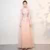 Elegante Pearl Rosa Ballkleider 2018 A Linie Mit Spitze Blumen Perle V-Ausschnitt Rückenfreies Ärmellos Lange Festliche Kleider