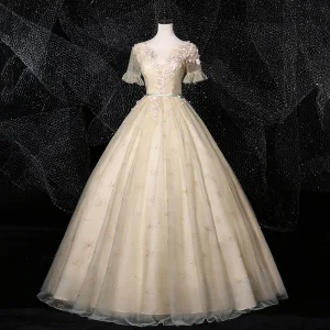 Élégant Conte De Fée Champagne Robe De Bal 2020 Robe Boule Encolure Dégagée Faux Diamant En Dentelle Fleur Appliques Manches Courtes Dos Nu Longue Robe De Ceremonie