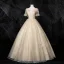 Élégant Conte de fée Champagne Robe De Bal 2020 Robe Boule Encolure Dégagée Faux Diamant En Dentelle Fleur Appliques Manches Courtes Dos Nu Longue Robe De Ceremonie