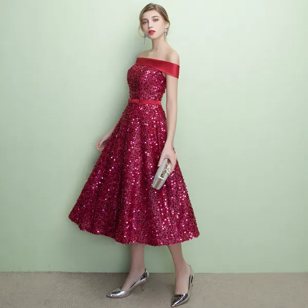 Sparkly Burgundy Party Dresses 2018 A-Line / Princess Sequins Bow Off-The-Shoulder Backless Sleeveless Knee-Length Formal Dresses