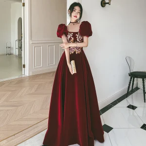 Elegante Bordeaux Suede Galajurken 2022 A Lijn Vierkante Halslijn Kant Bloem Gezwollen Korte Mouwen Ruglooze Lange Galajurken