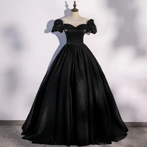 Élégant Noire Satin Robe De Bal 2022 Robe Boule Encolure Dégagée Gonflée Manches Courtes Perlage Noeud Dos Nu Longue Robe De Ceremonie